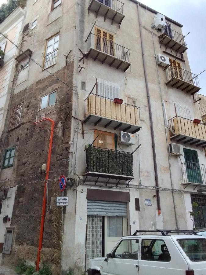 Room Holiday "Al Centro Storico" Palermo Exterior photo