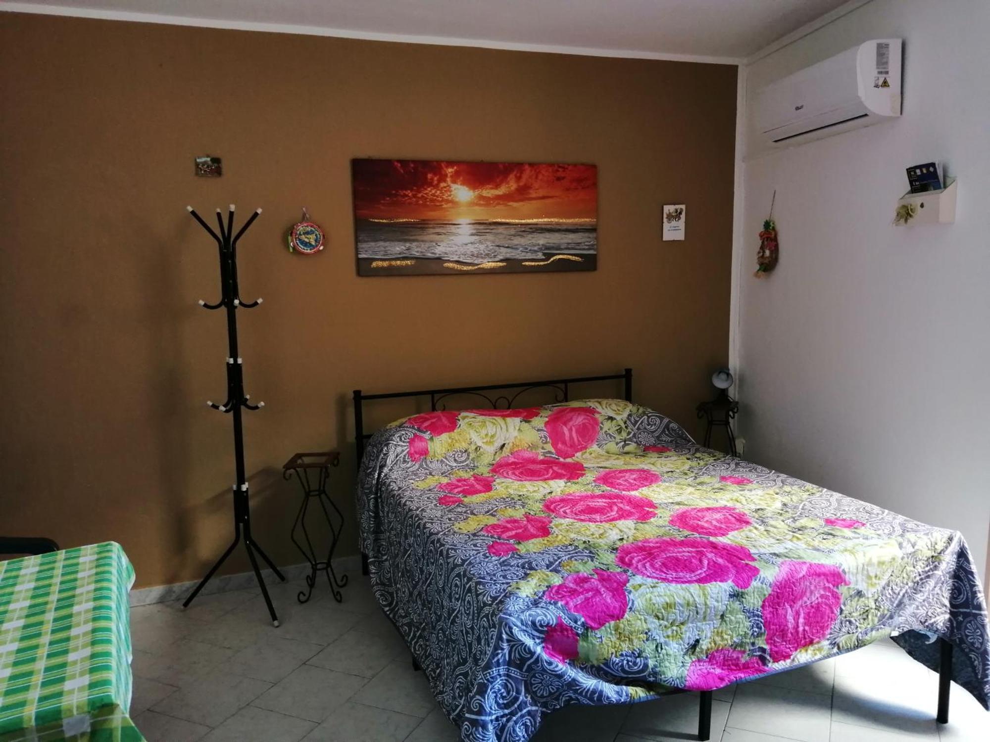 Room Holiday "Al Centro Storico" Palermo Exterior photo