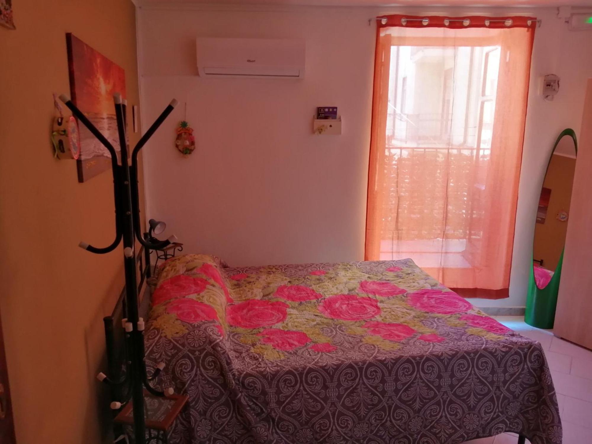 Room Holiday "Al Centro Storico" Palermo Exterior photo