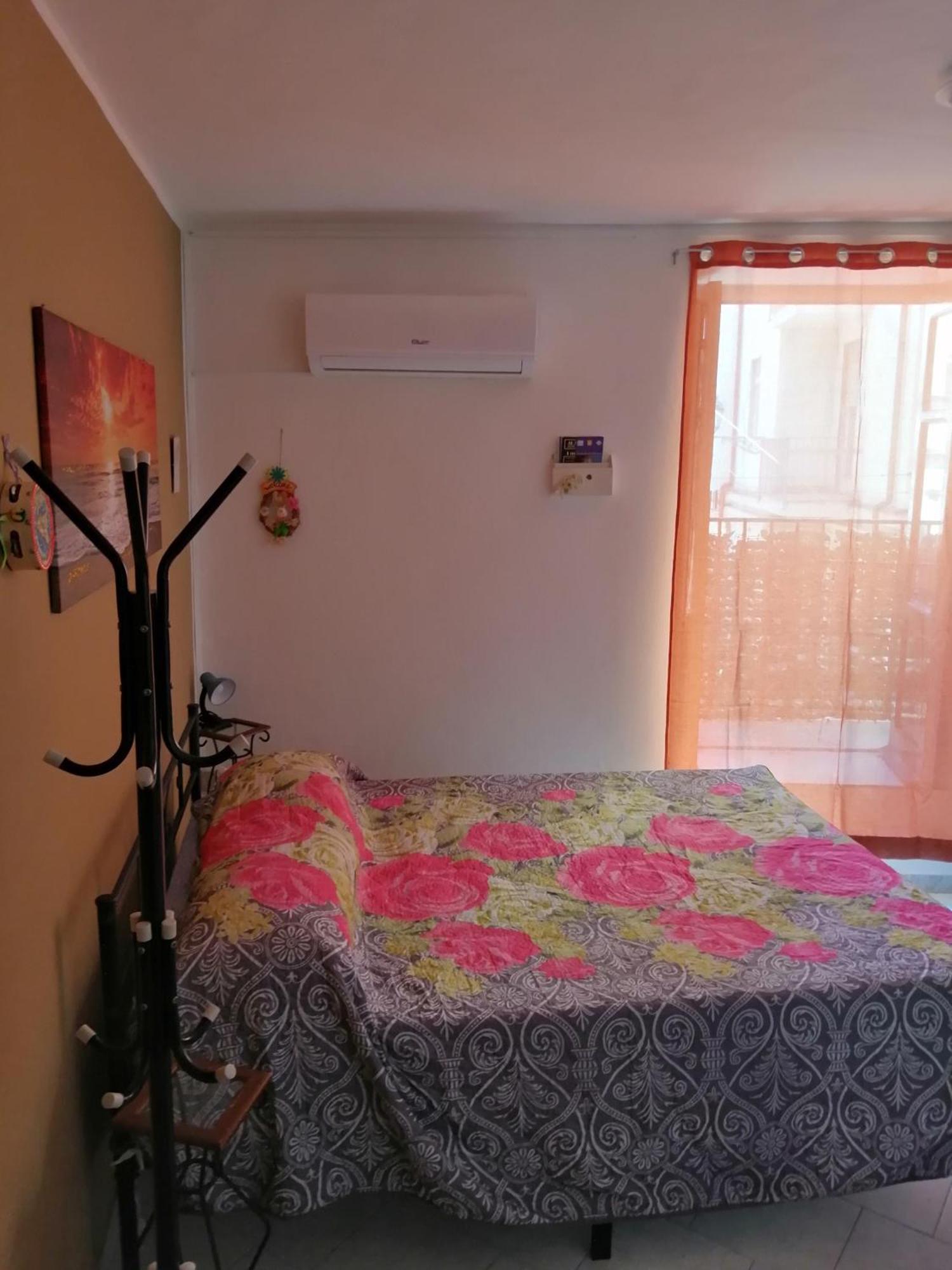Room Holiday "Al Centro Storico" Palermo Exterior photo